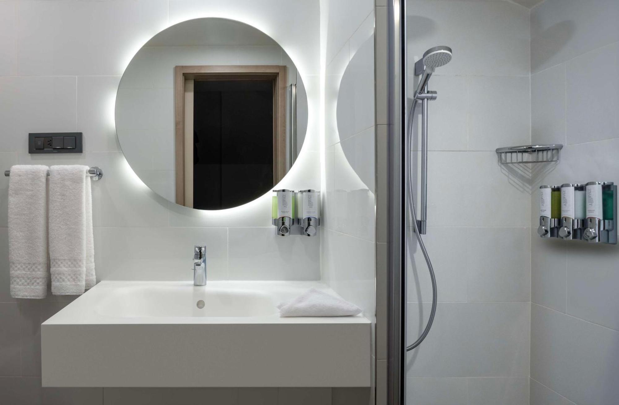 Hampton By Hilton Istanbul Merter Zewnętrze zdjęcie